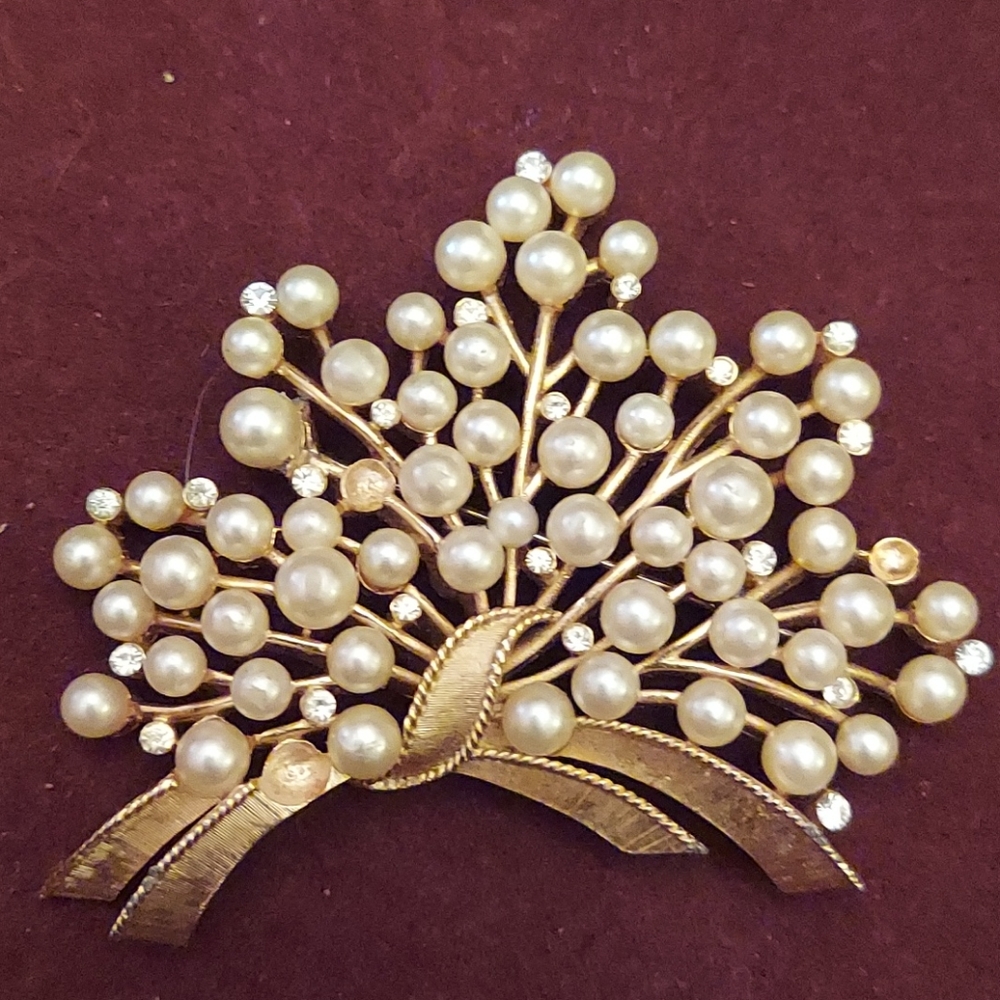 Crown Trifari brooch